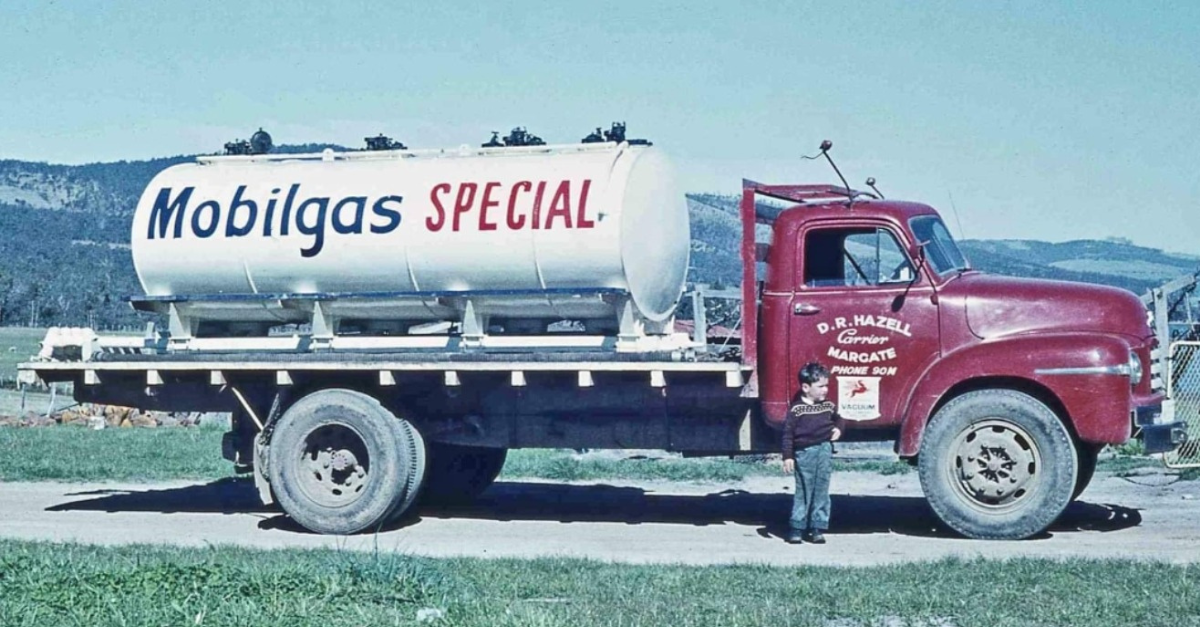 azell Bros Bedford Truck from (1955-1959) Mobil Statewide Oil